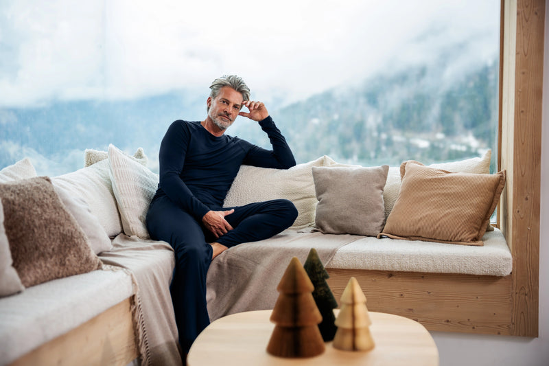 Temperature regulating sleepwear for men 