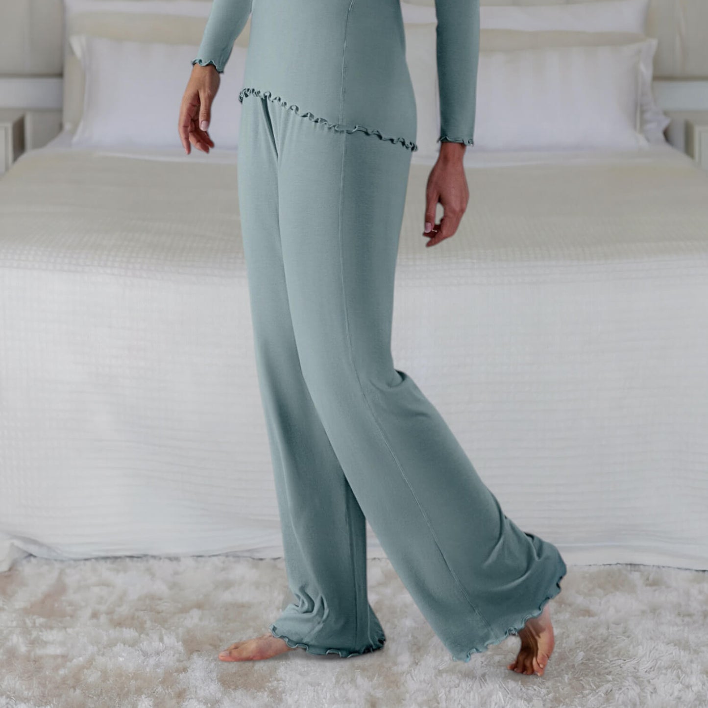 Women's sleepwear for skin renewal || Frosted sage