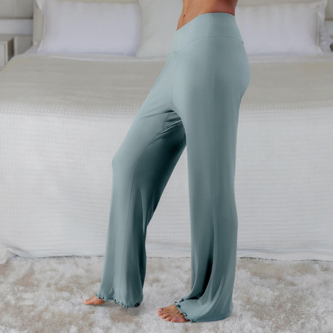 Women's sleepwear for skin renewal || Frosted sage