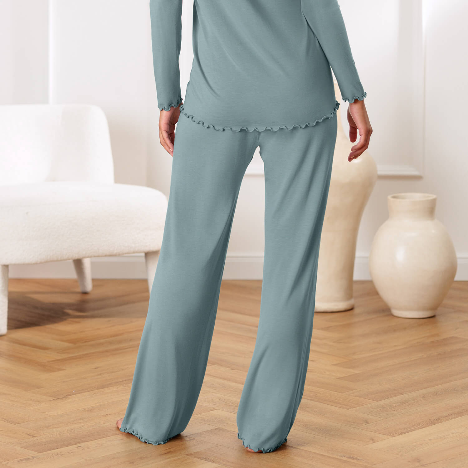 Women's sleepwear for skin renewal || Frosted sage