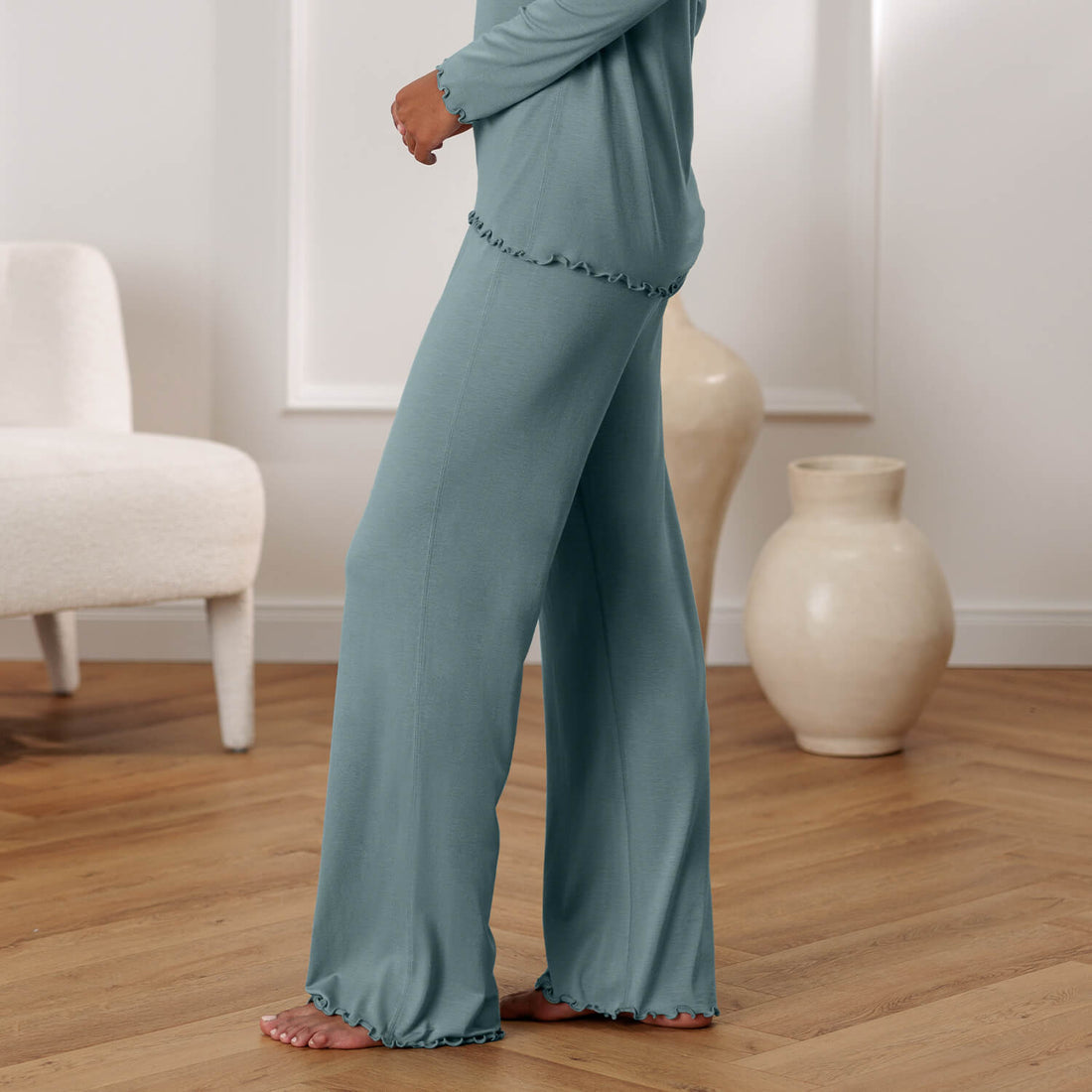 Women's sleepwear for skin renewal || Frosted sage